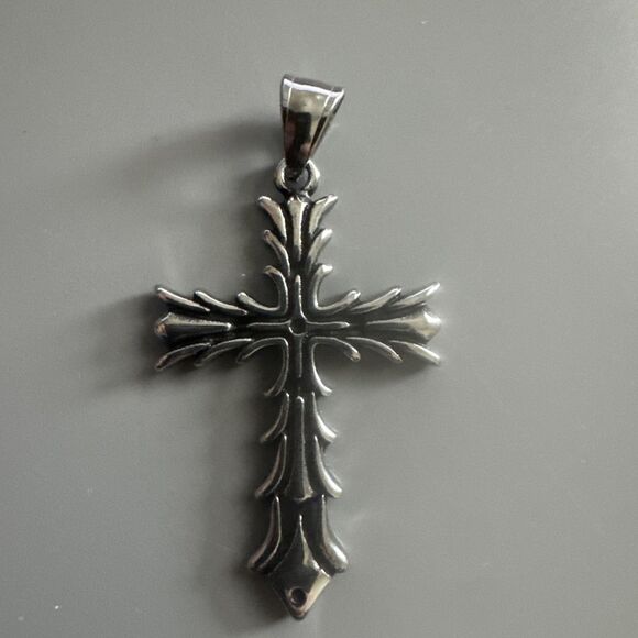 Stainless Steel Cross Pendant 24 Inch Chain Viking Vintage Look Gift Unisex - Picture 1 of 6